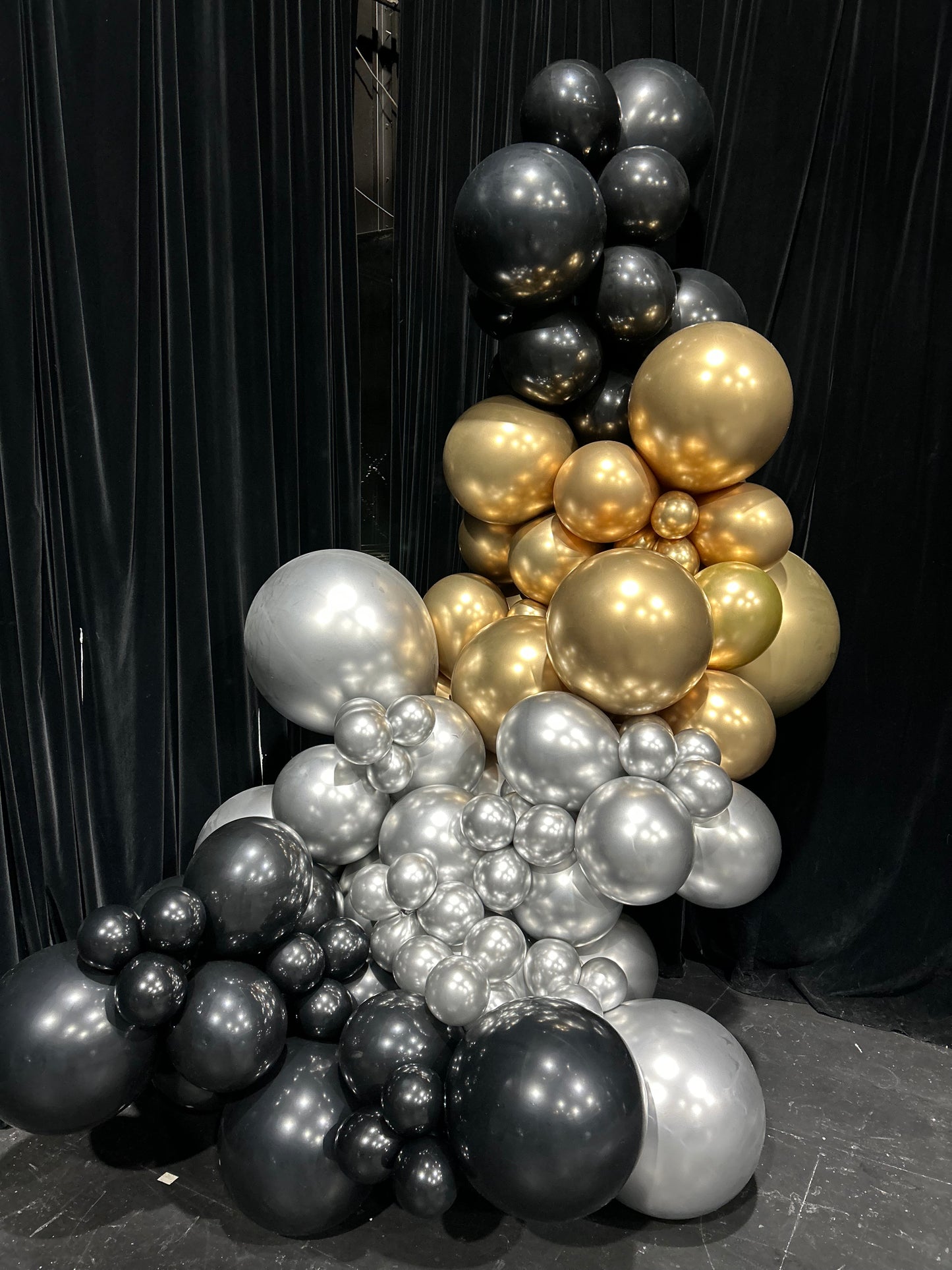 Pre-Made Garland - Lux Noir